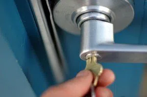 Neighborhood Locksmith Store Charlotte, NC 704-885-5707 - key-broke-in-lock